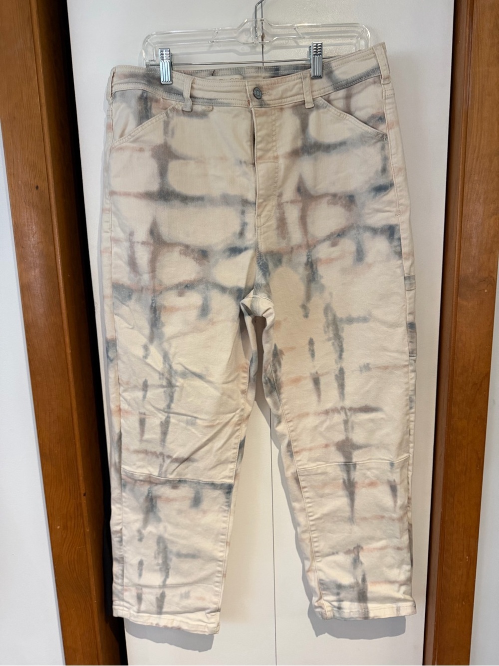 Pilcro Ultra High-Rise Relaxed Carpenter Jeans - Size 32 - Picture 3 of 11